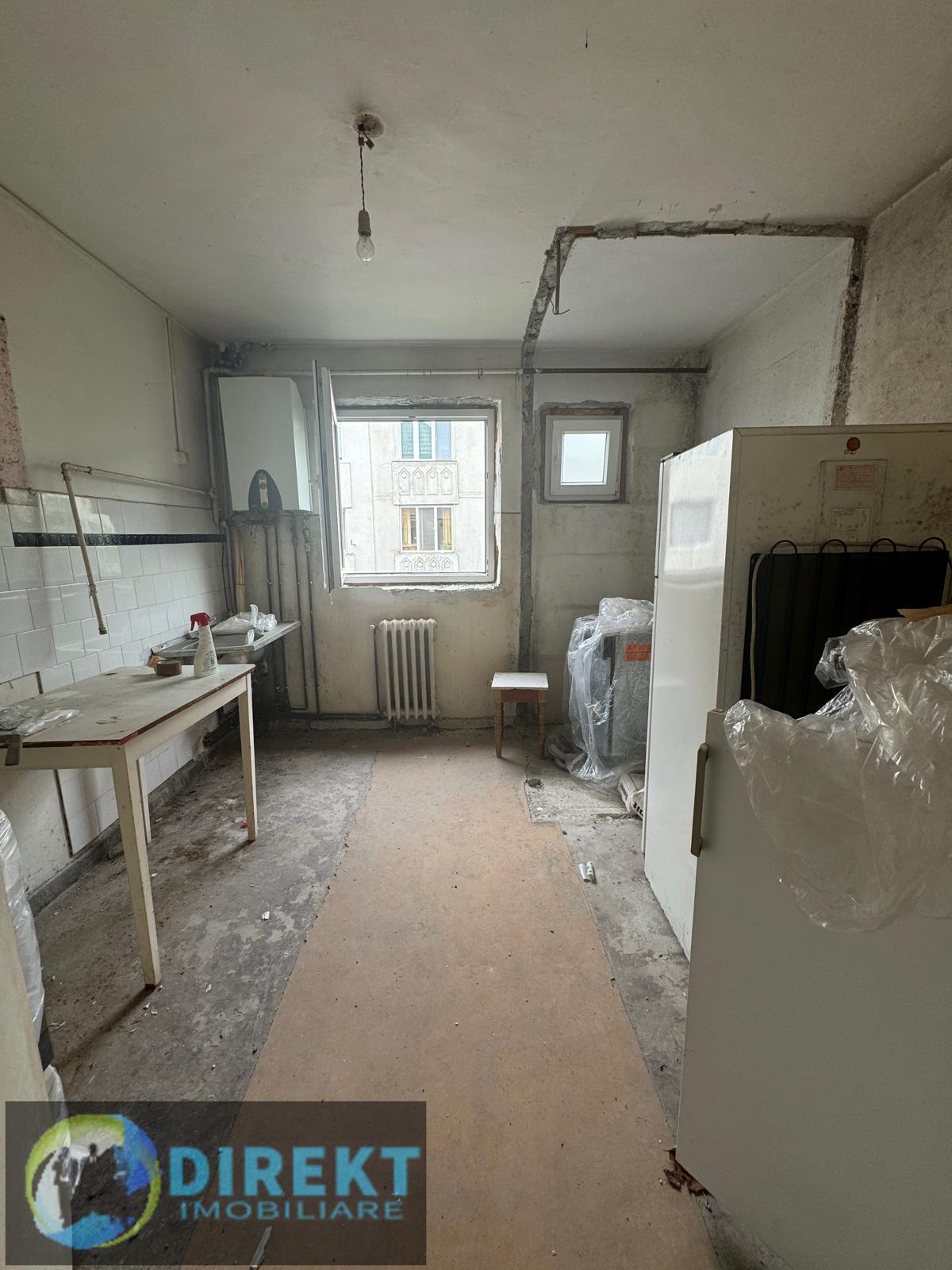 Apartament 3 camere , zona Imparatul Traianasd